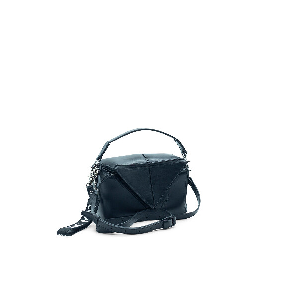 Viola<br />Black mini patch bag